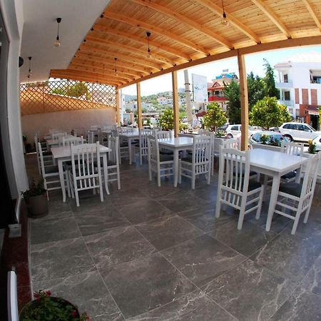 Piazza Hotel Jakova Ксаміл Екстер'єр фото