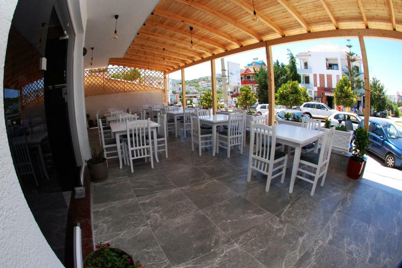 Piazza Hotel Jakova Ксаміл Екстер'єр фото